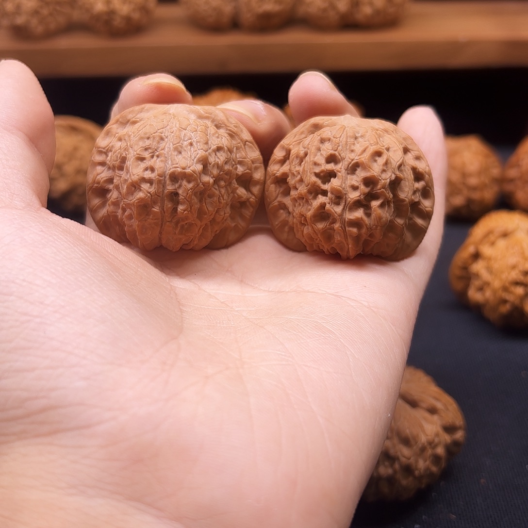 陈***-把件核桃血麒麟42全品