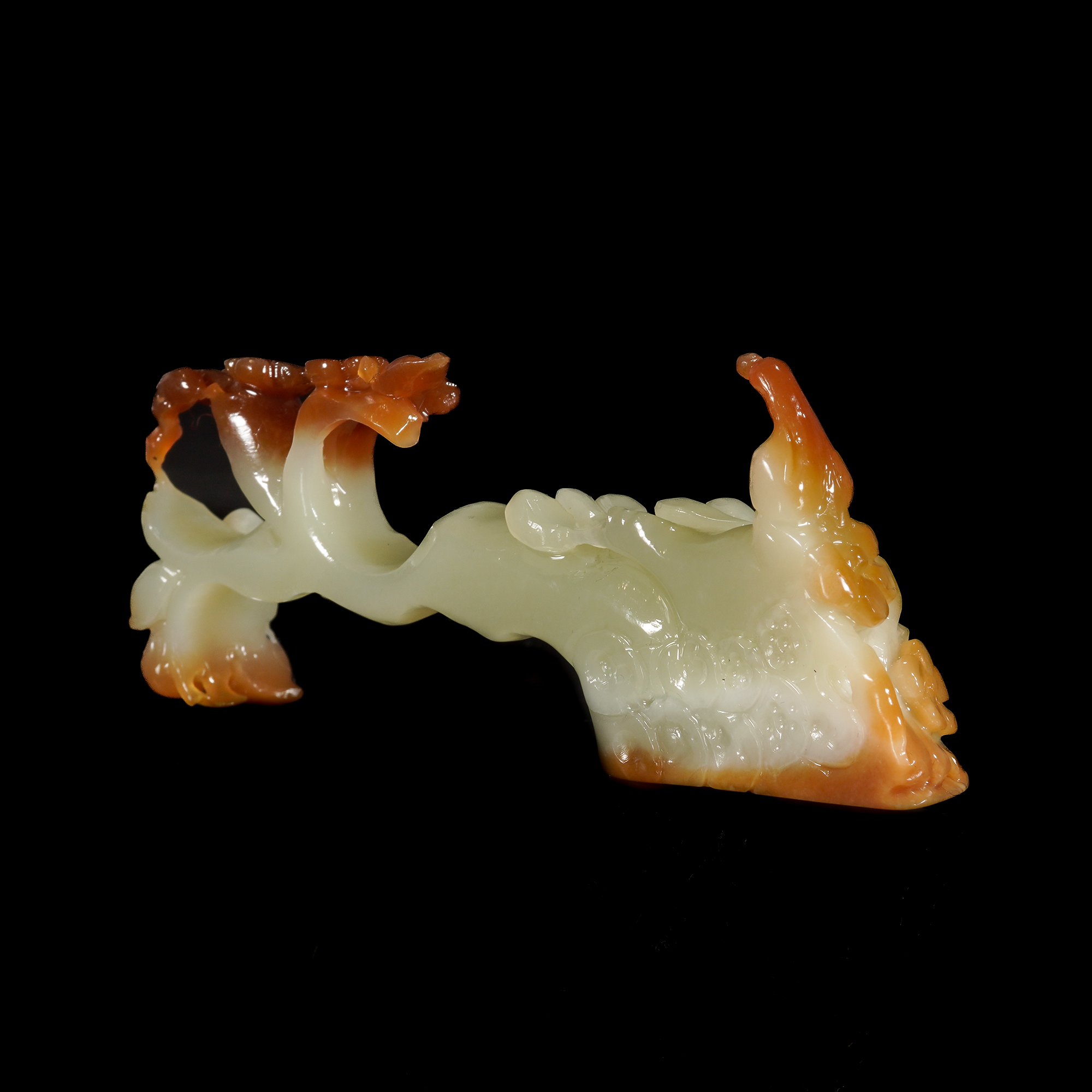 LOT.033和田玉巧雕花卉摆件/X4040