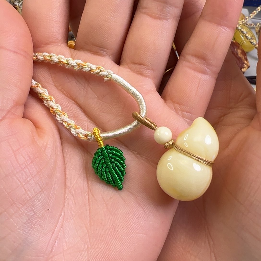 蜜蜡裸石未镶嵌蜜蜡