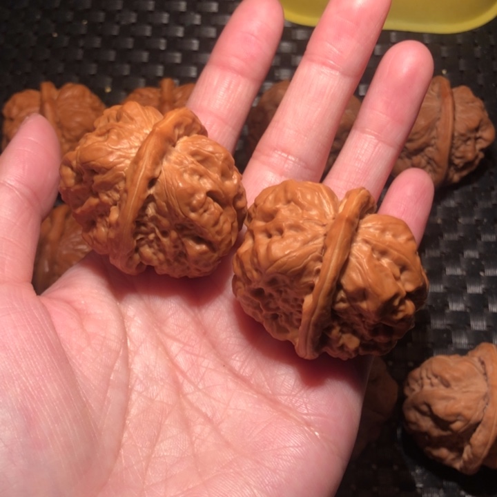 文玩核桃把件高尖三角蛙40