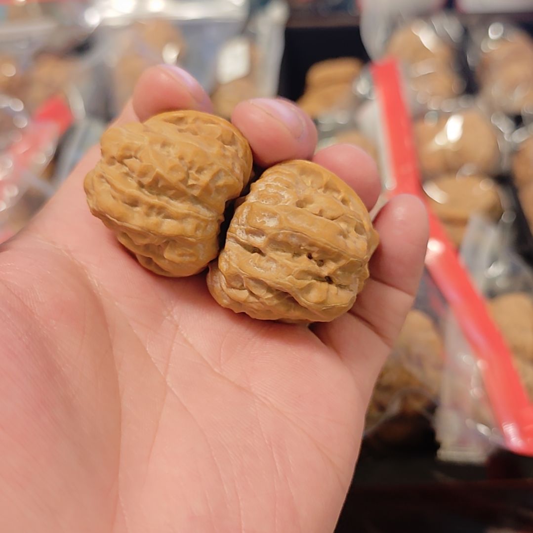 文玩核桃蛤蟆头三五