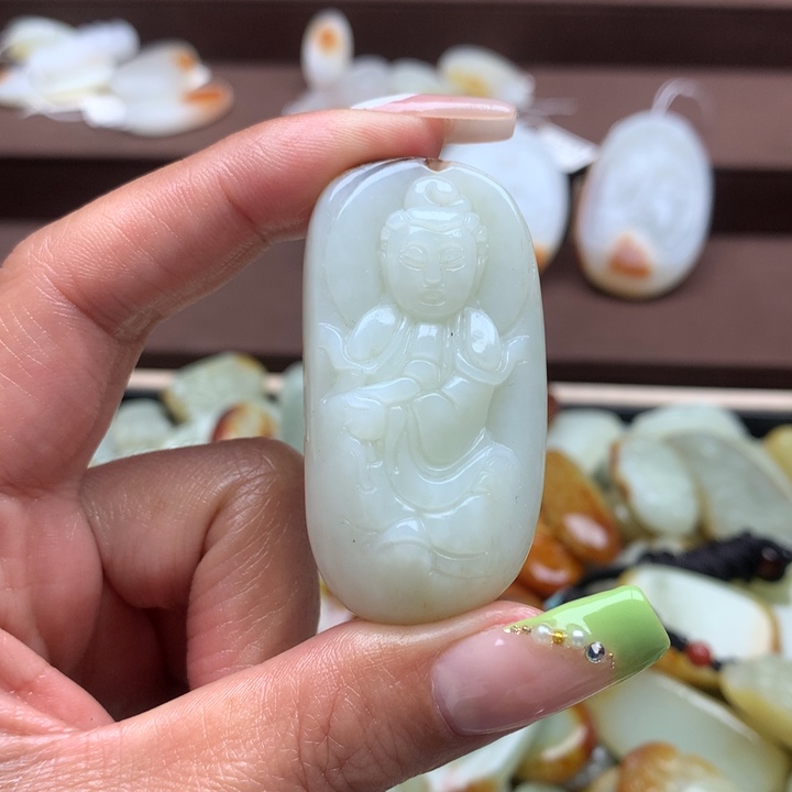 和田玉未镶嵌颈饰