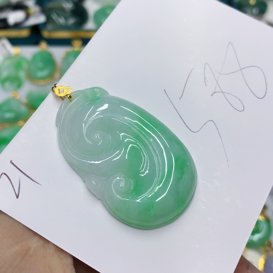 翡翠颈饰18K金镶嵌翡翠