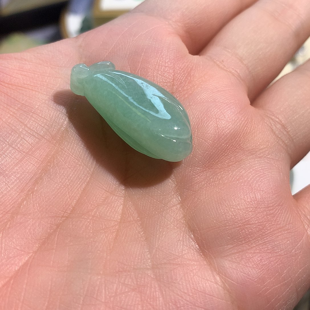 翡翠未镶嵌颈饰玉兰花果绿