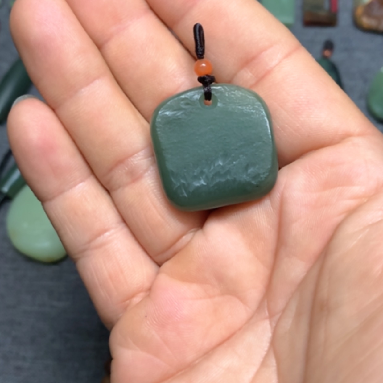 【闪购商品】颈饰未镶嵌岫岩老玉（透闪石质玉）