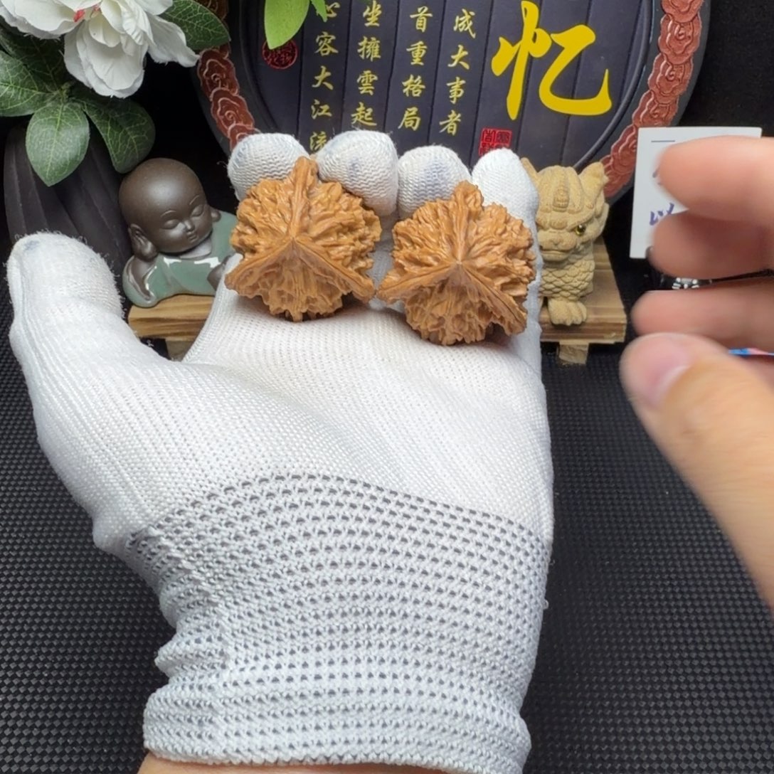 社****文玩核桃吊坠三棱