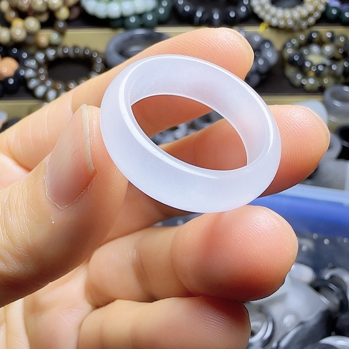 千***春戒指路路通锁骨链