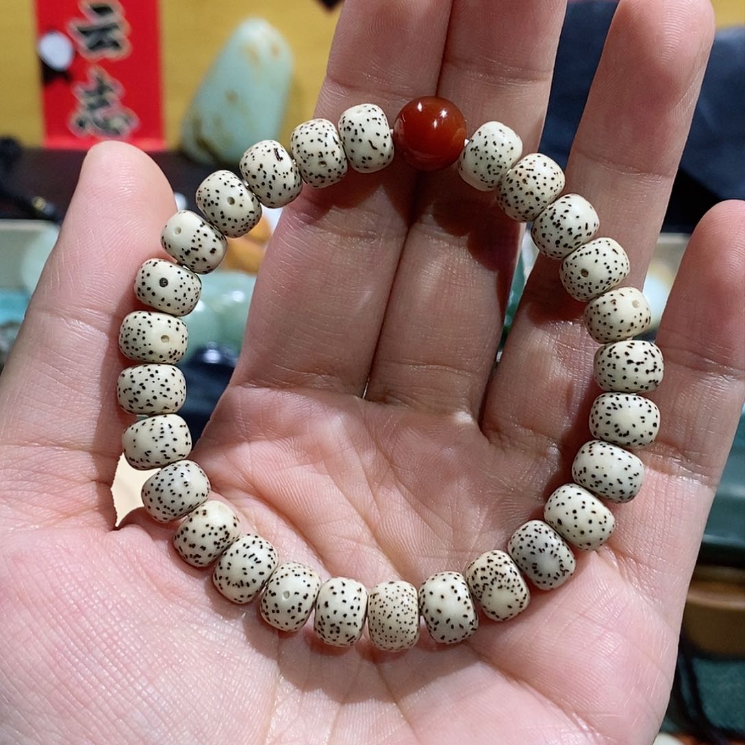 和田玉颈饰未镶嵌只****饭