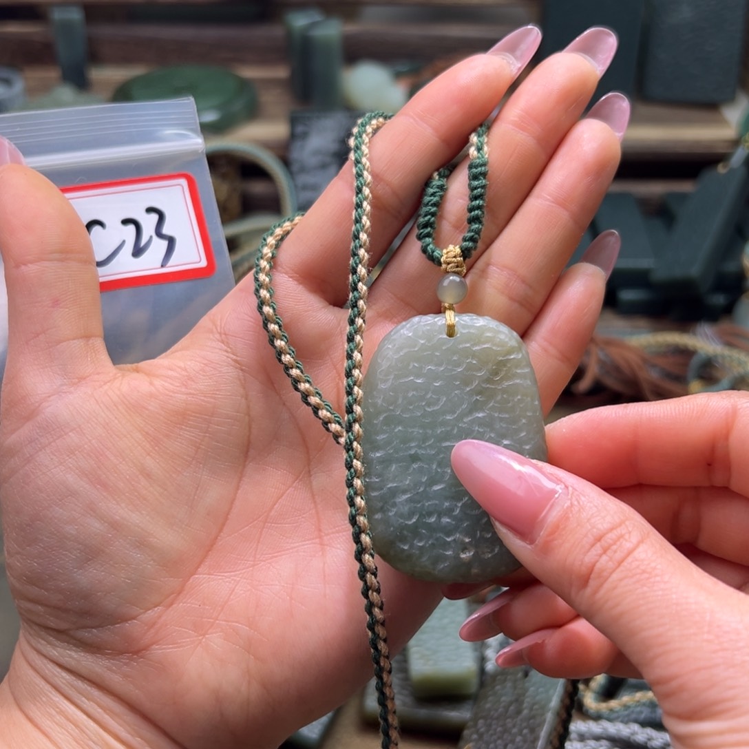 和田玉（糖玉）未镶嵌颈饰