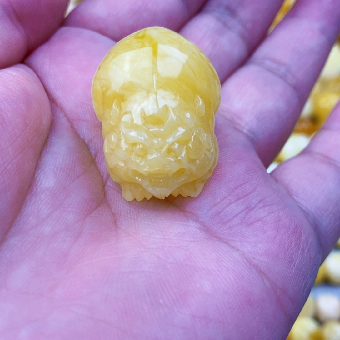 未镶嵌琥珀珠宝奇石