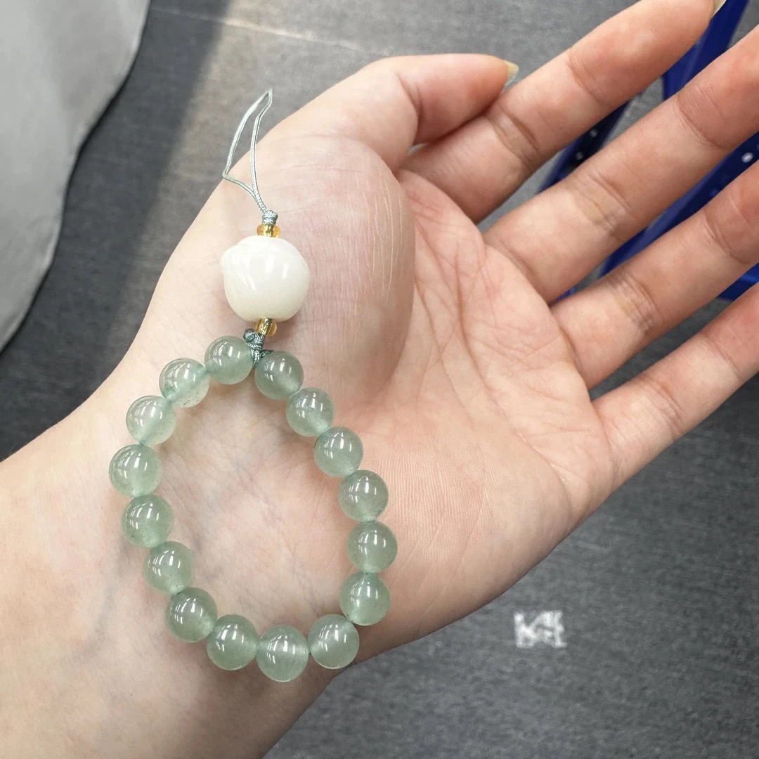 小帅家的珠宝—福利设计款绿东陵卡6毫米手机挂