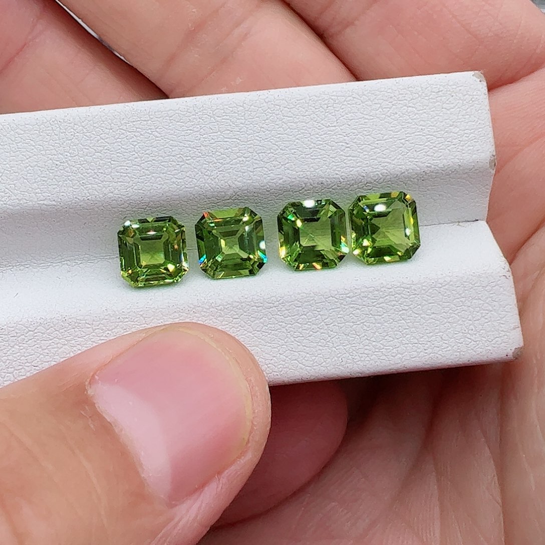 橄榄石4颗方7阿斯切裸石未镶嵌