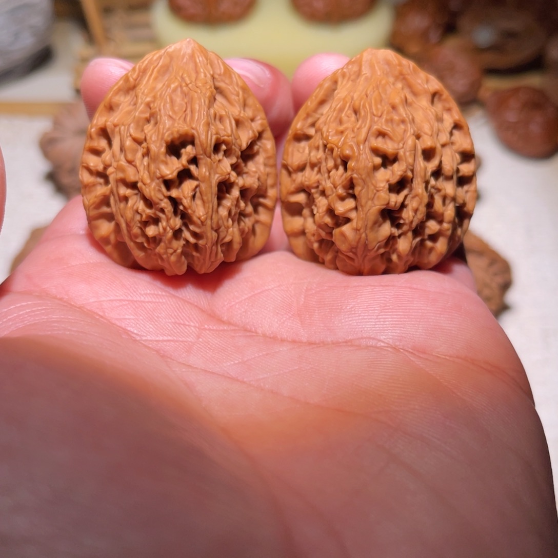 文玩核桃把件原树铁塔