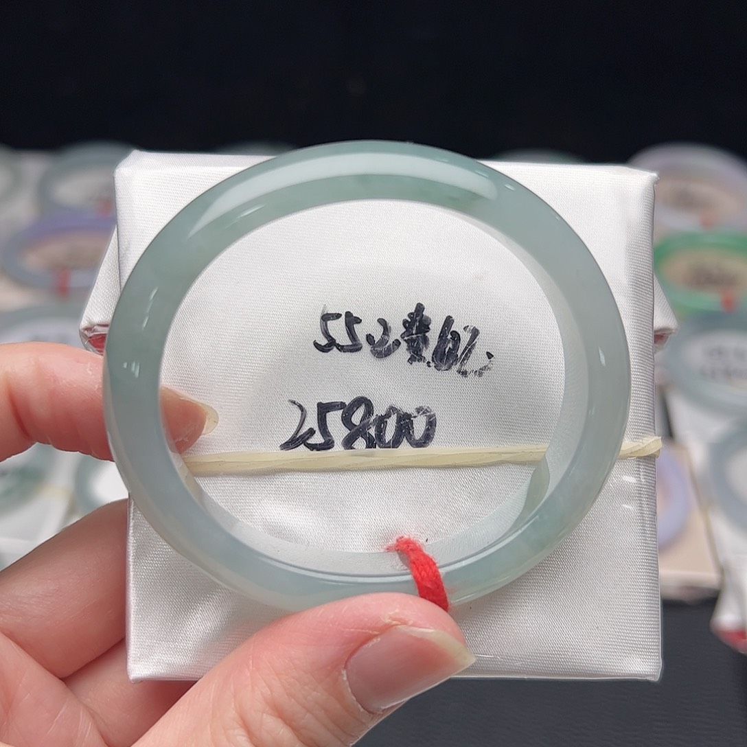 翡翠未镶嵌手镯（贵妃镯）