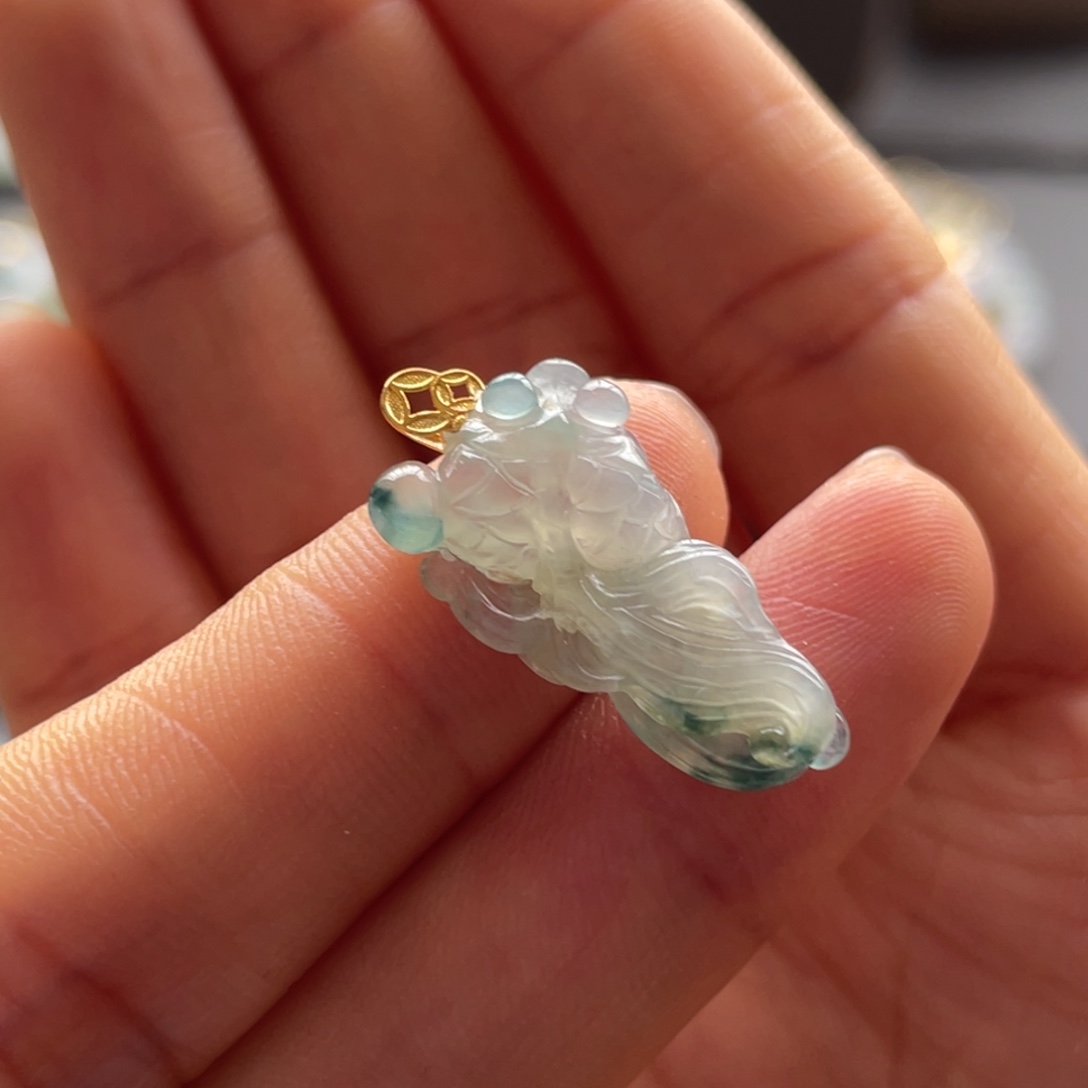 翡翠颈饰18K金镶嵌鱼