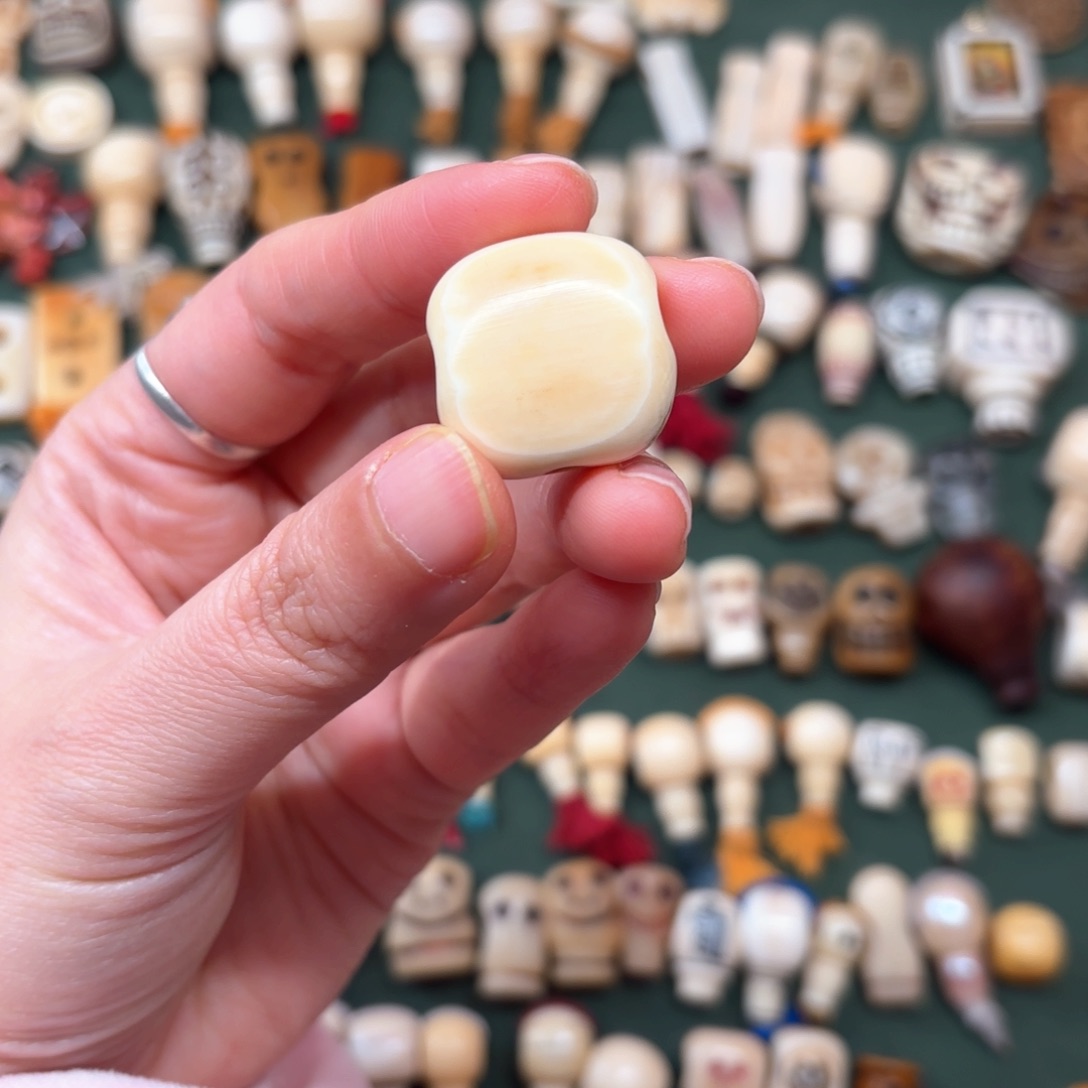 配饰和化妆等工序制作