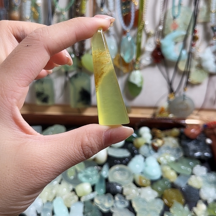 蛇纹石玉合金颈饰