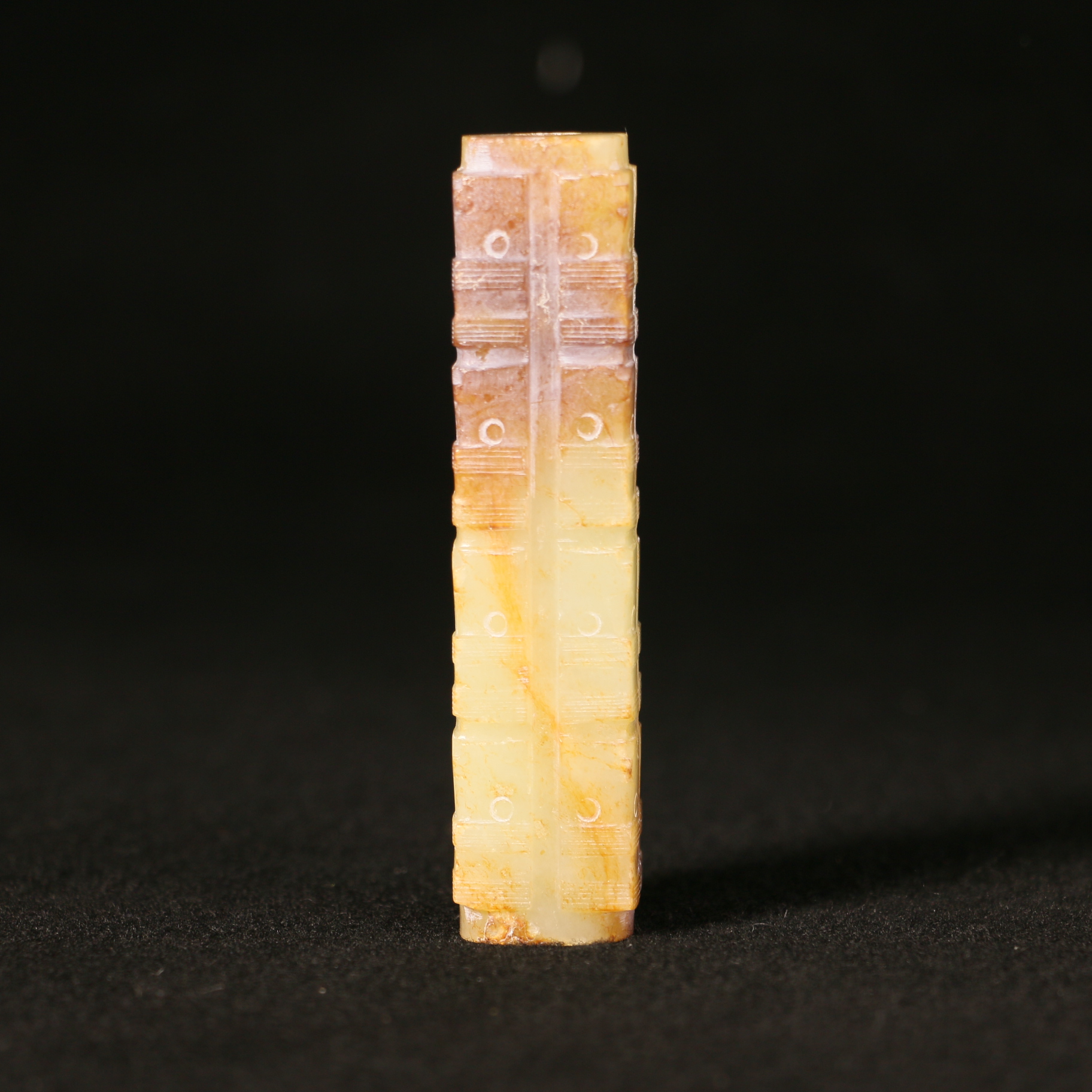 33G19  明  和田玉带沁玉琮勒子