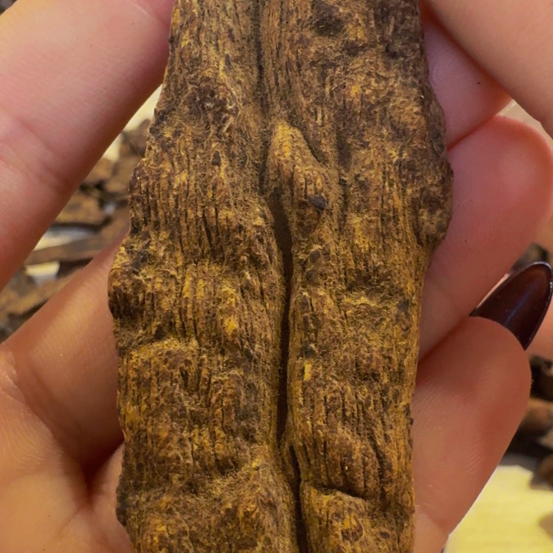 沉香吊坠越南红土吊坠