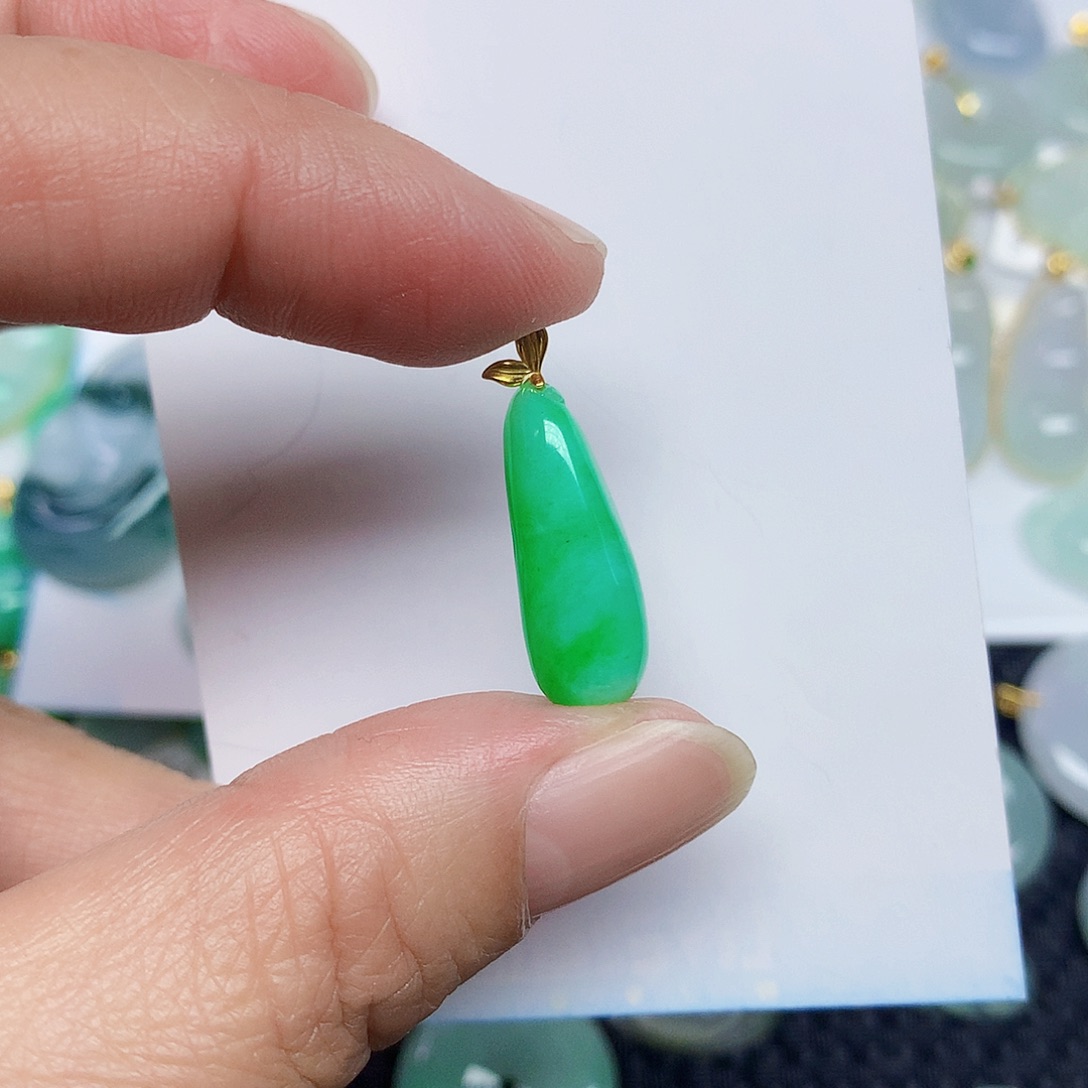 翡翠18K金镶嵌颈饰356689