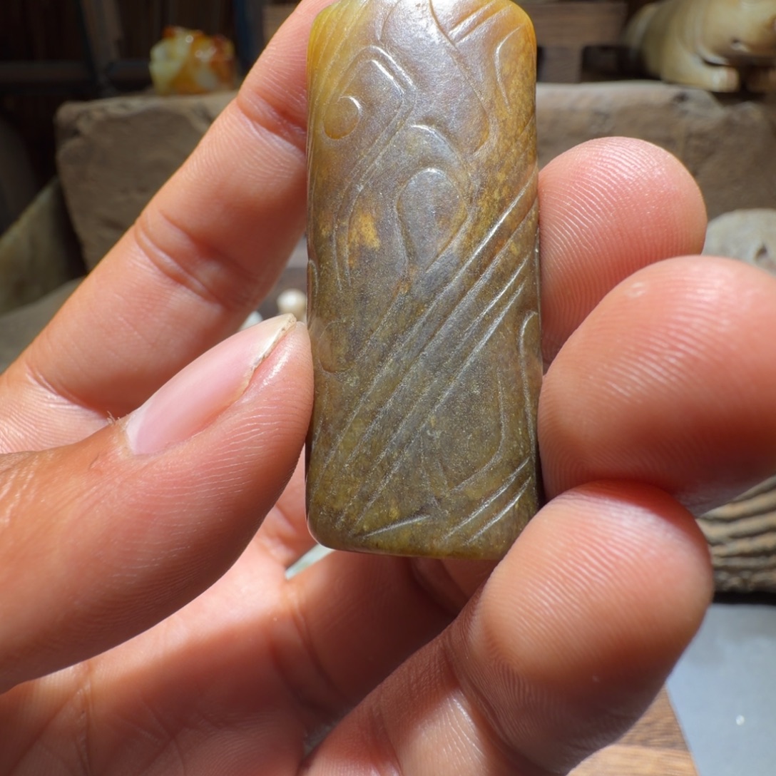 豹***￴和田玉（糖玉）未镶嵌颈饰