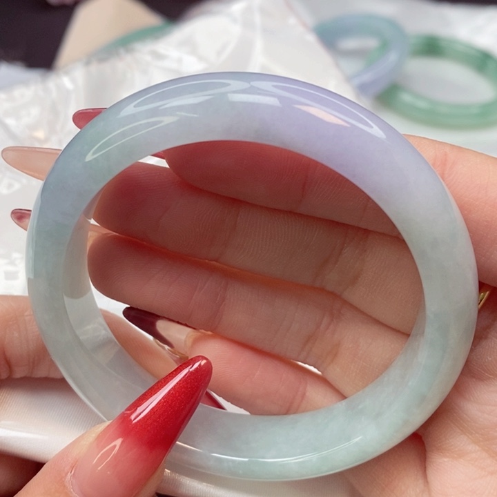 翡翠手镯未镶嵌57圈