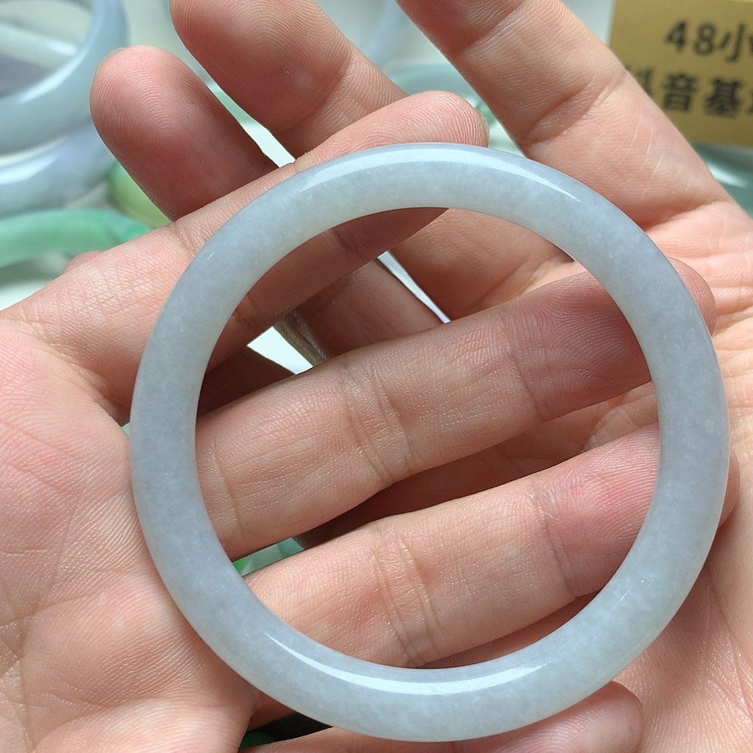 颈饰未镶嵌翡翠茅****妹56.7圆条 色线纹