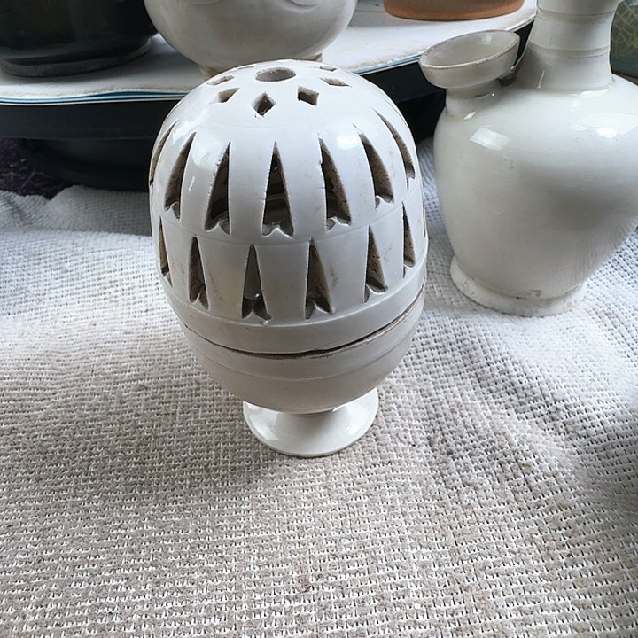 摆件风**起瓷器中有大量