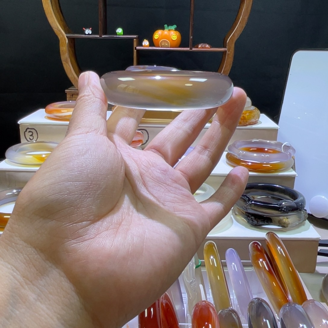 7****玛瑙/玉髓手镯未镶嵌