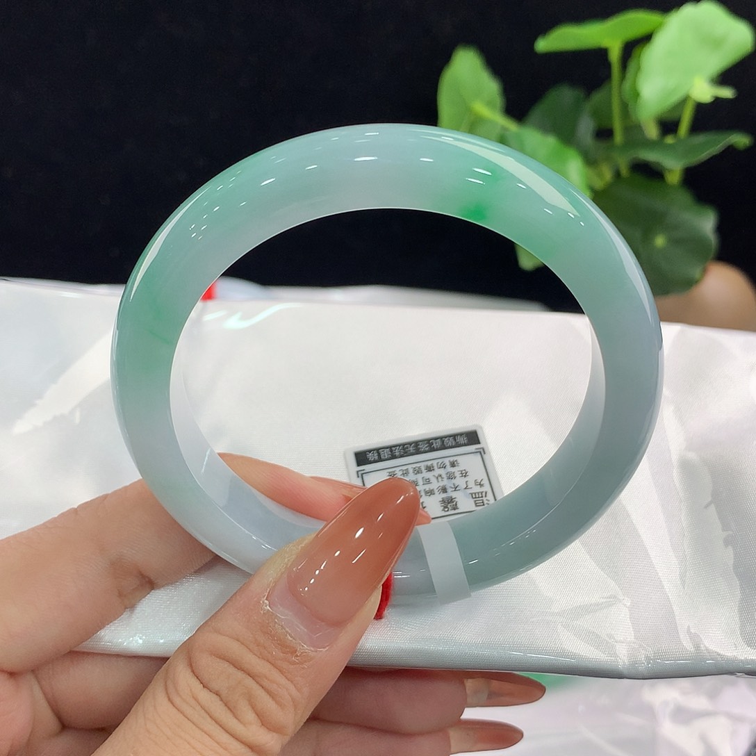 翡翠未镶嵌手镯正59.6