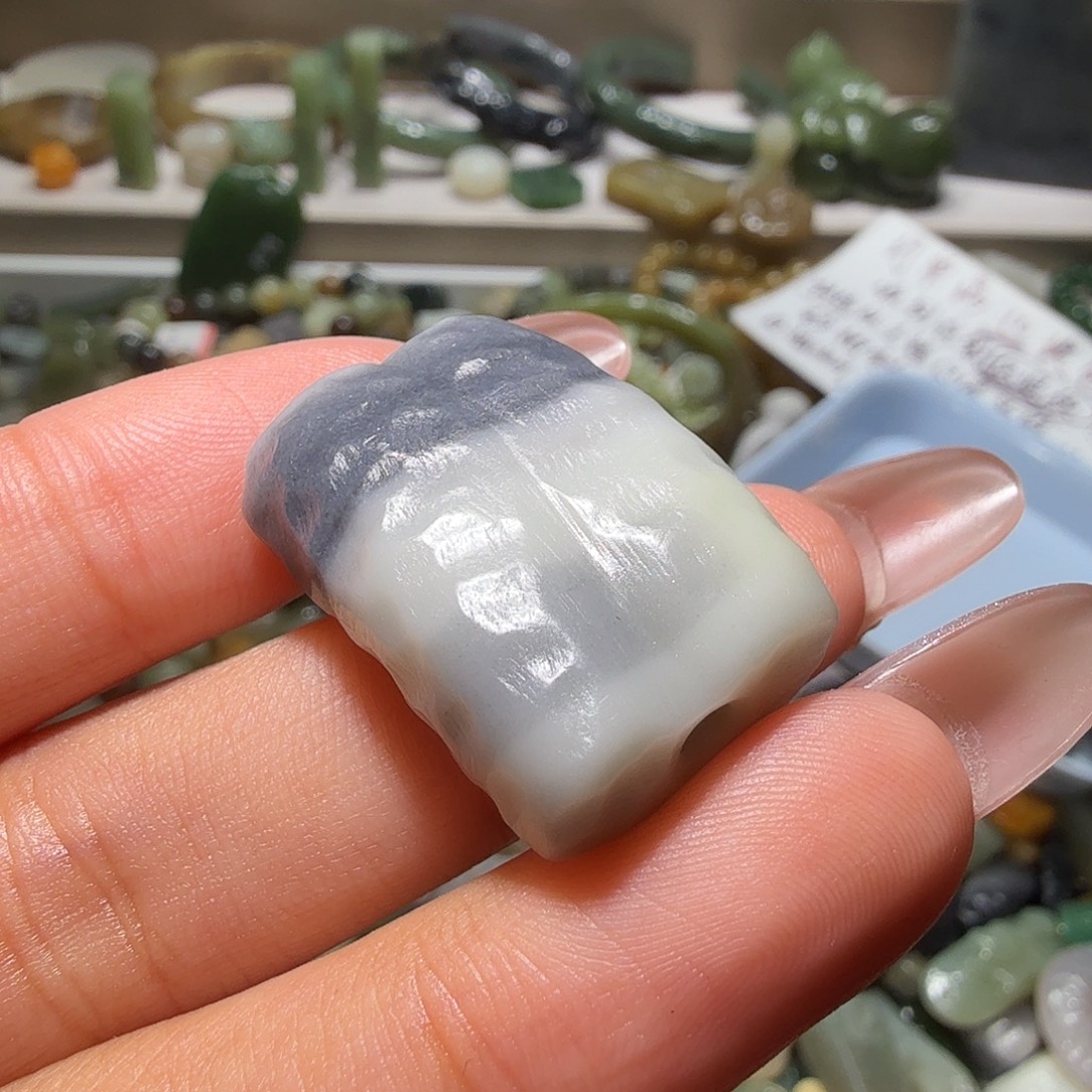 喜***多和田玉未镶嵌珠宝奇石