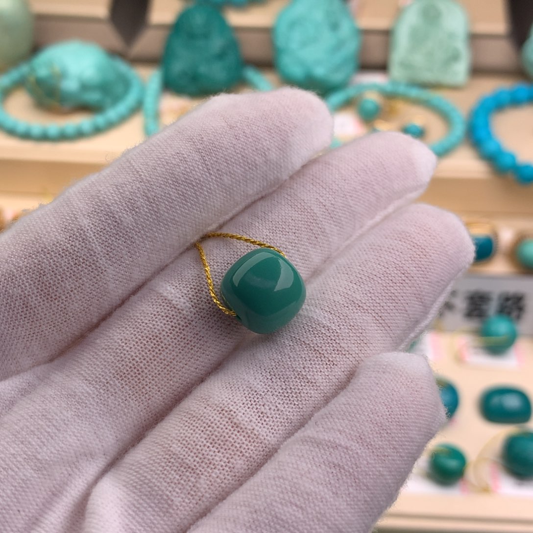 绿松石珠宝奇石未镶嵌11.7*10.7mm