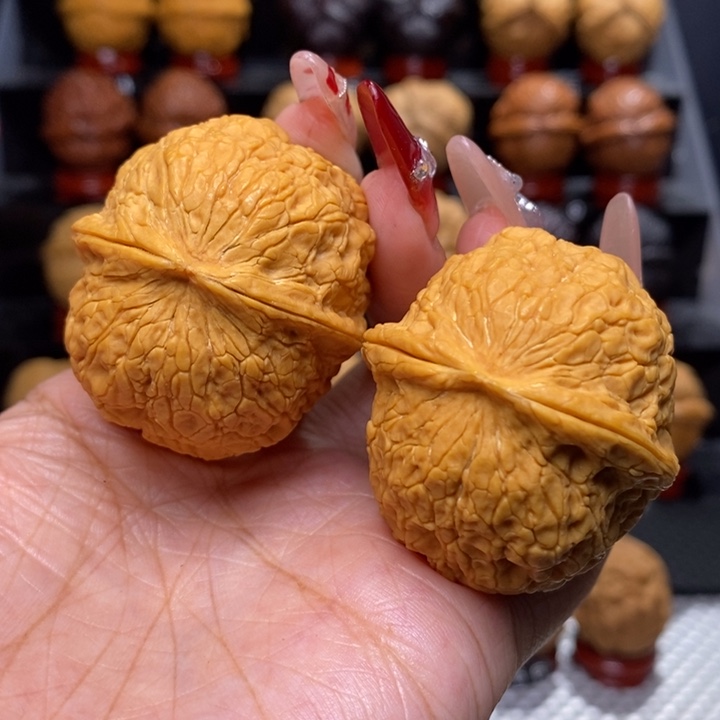 文玩核桃把件无**爱金丝绣球10号