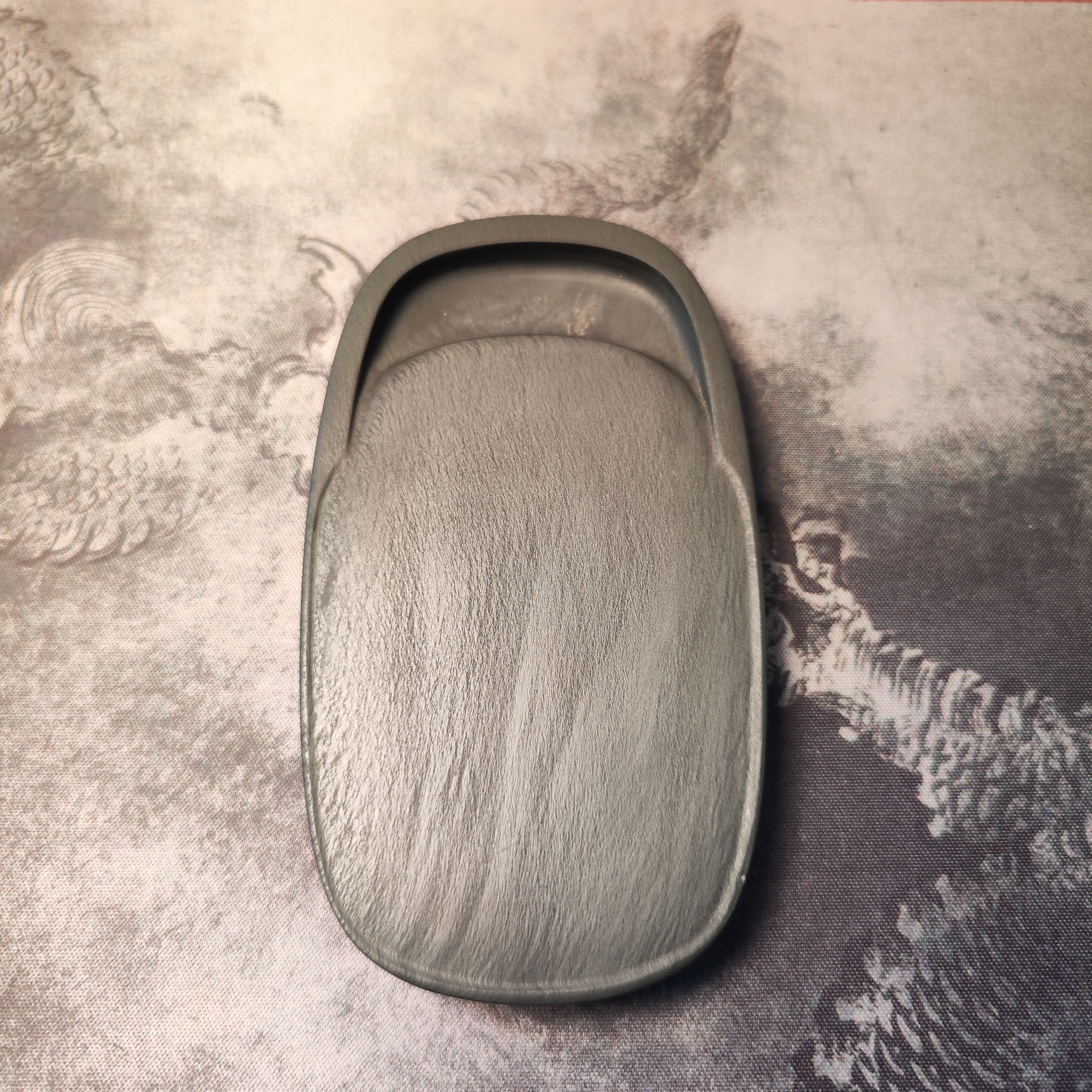 歙砚 眉子中坑 罗纹底石英肉 腰圆门子砚 砚台无盒 12.7×7.1×1.4