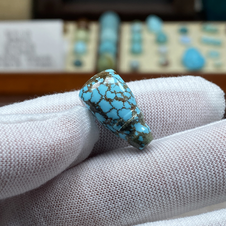 原矿绿松石10mm➕大网花三通，玻璃瓷蓝底