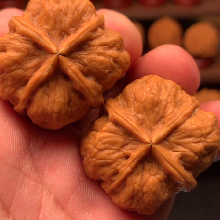 文玩核桃吊坠四棱