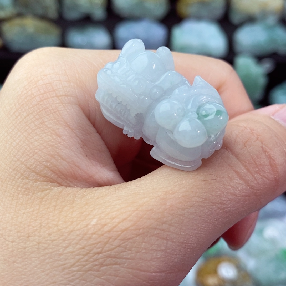 翡翠颈饰未镶嵌天然