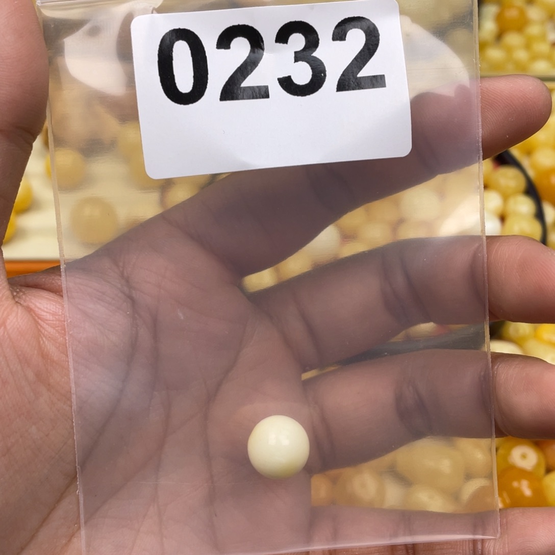 琥珀珠宝奇石未镶嵌六**八矿点