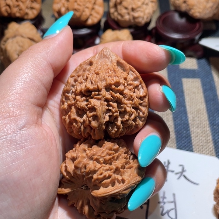 暴***仓吊坠文玩核桃满天星