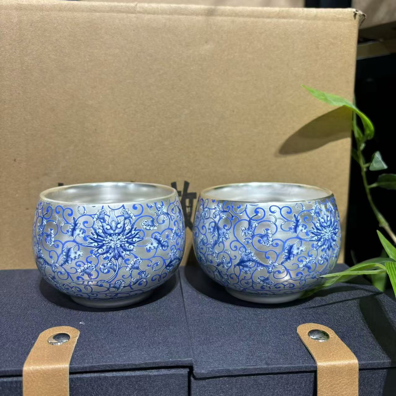 【中国邮政专属链接】周鸿杰青花缠枝莲主人杯 3008x2