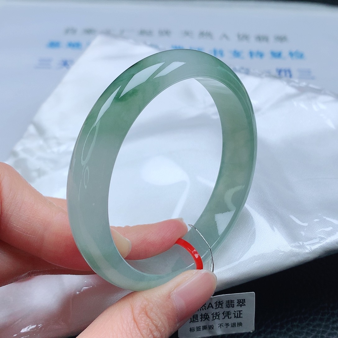 翡翠手镯未镶嵌57圈