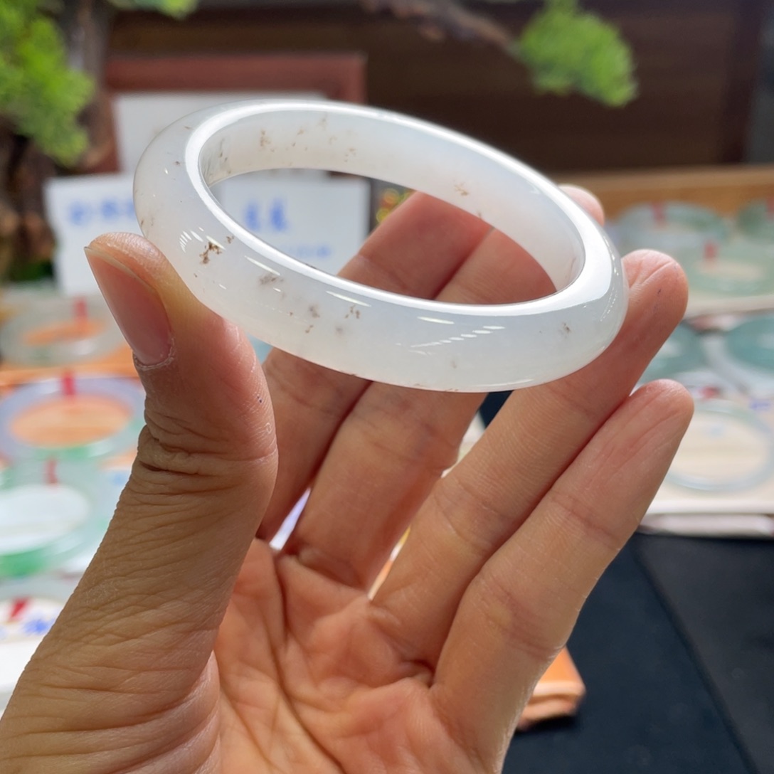 翡翠手镯未镶嵌52.6天然翡翠A货