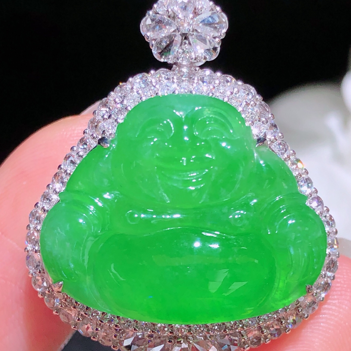 天然缅甸翡翠A货阳绿佛公吊坠18k金镶钻