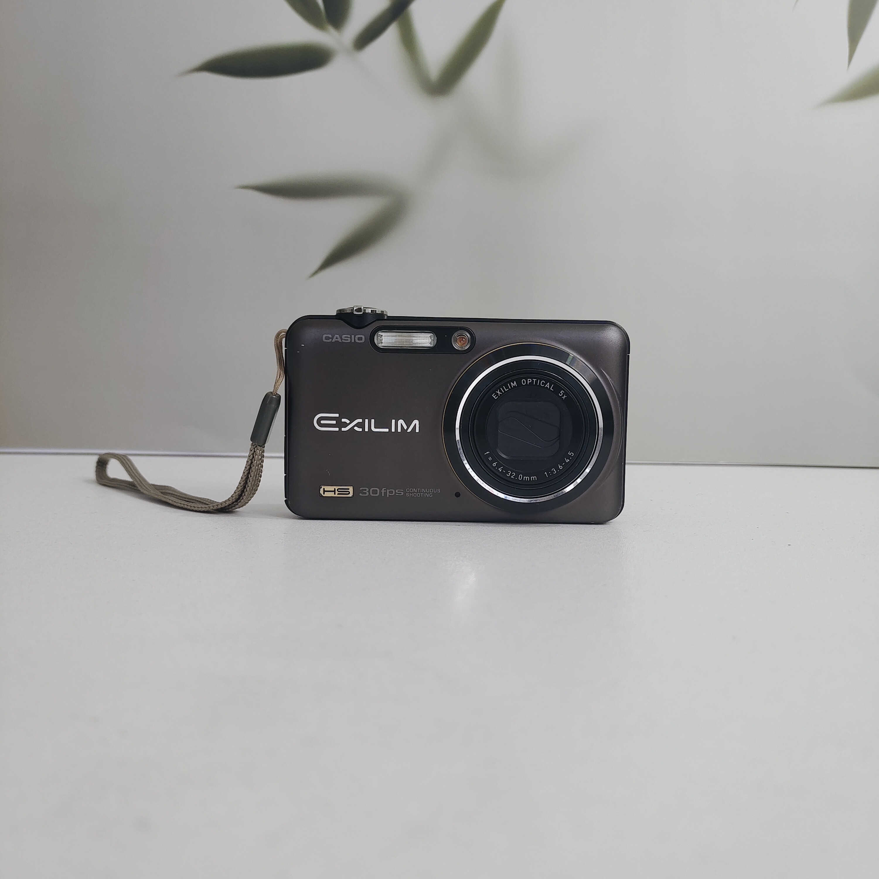 9新 Casio/卡西欧 fc100 ccd相机 900万像素5倍光学变焦奶油肌