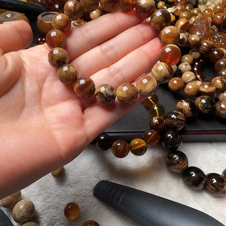 魂***逢根溶洞十蜜蜡溶洞12mm