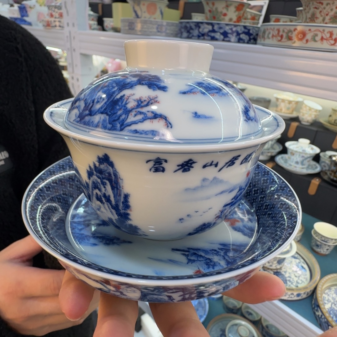 当代艺术家辞典等多部著作