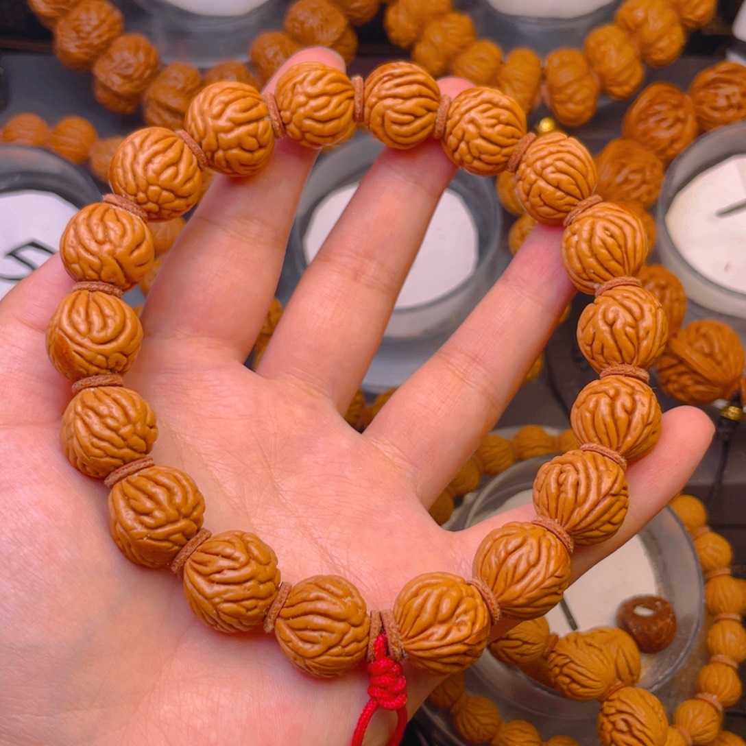 桃核吊坠柳叶文1.6