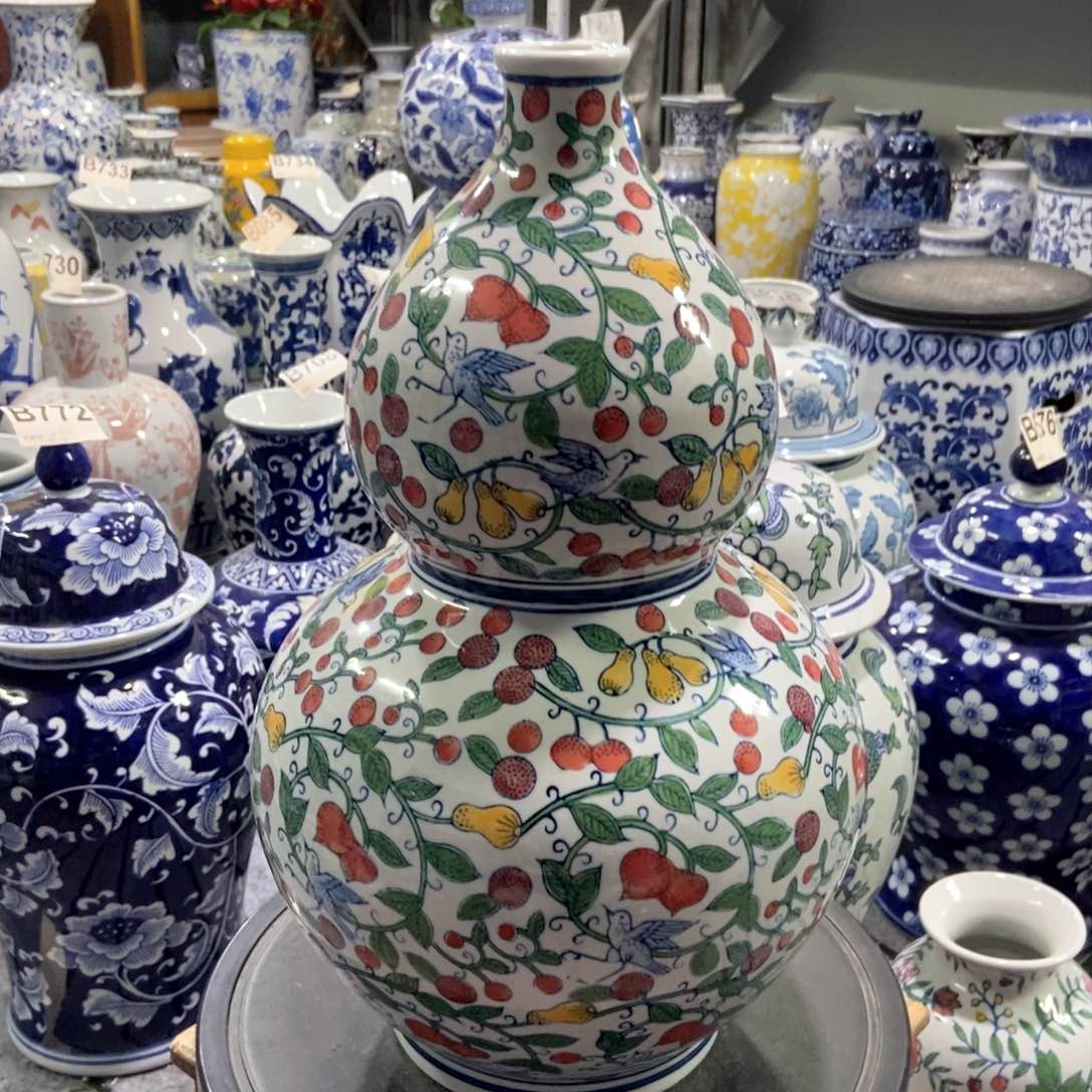 摆件花瓶手绘釉下彩