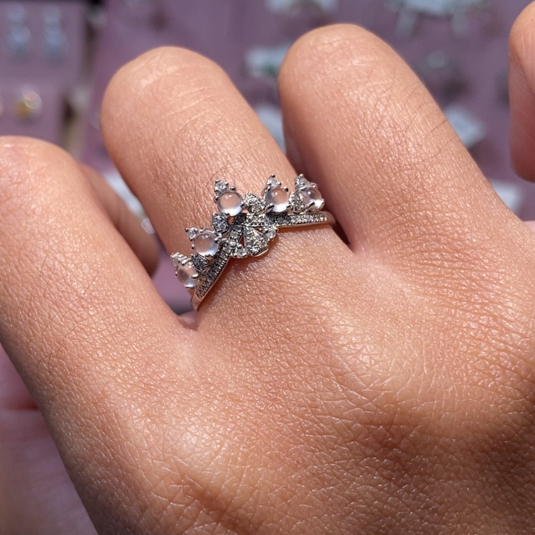 翡翠18K金镶嵌戒指纯天然缅甸翡翠A货戒指