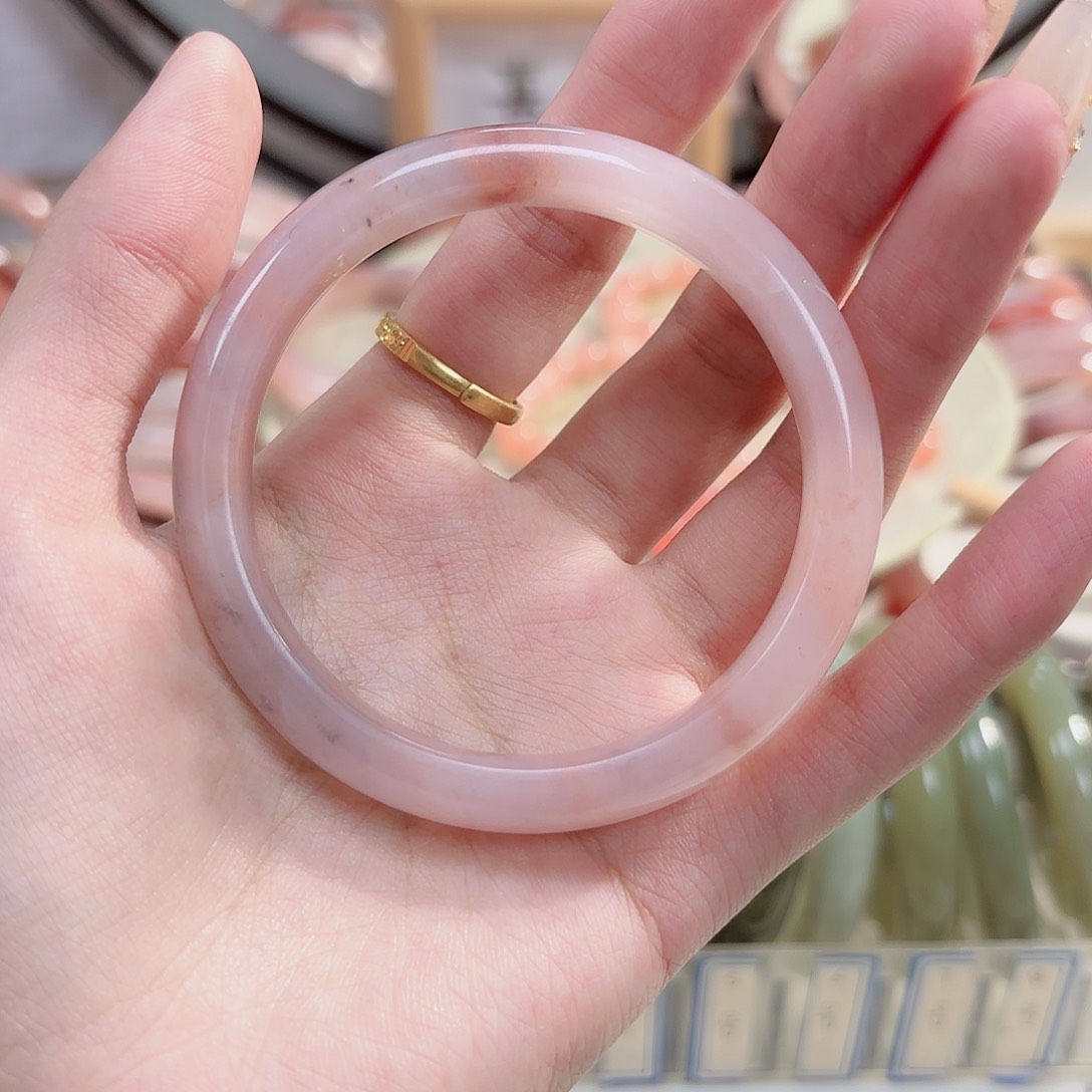 石英质玉手镯未镶嵌热****h